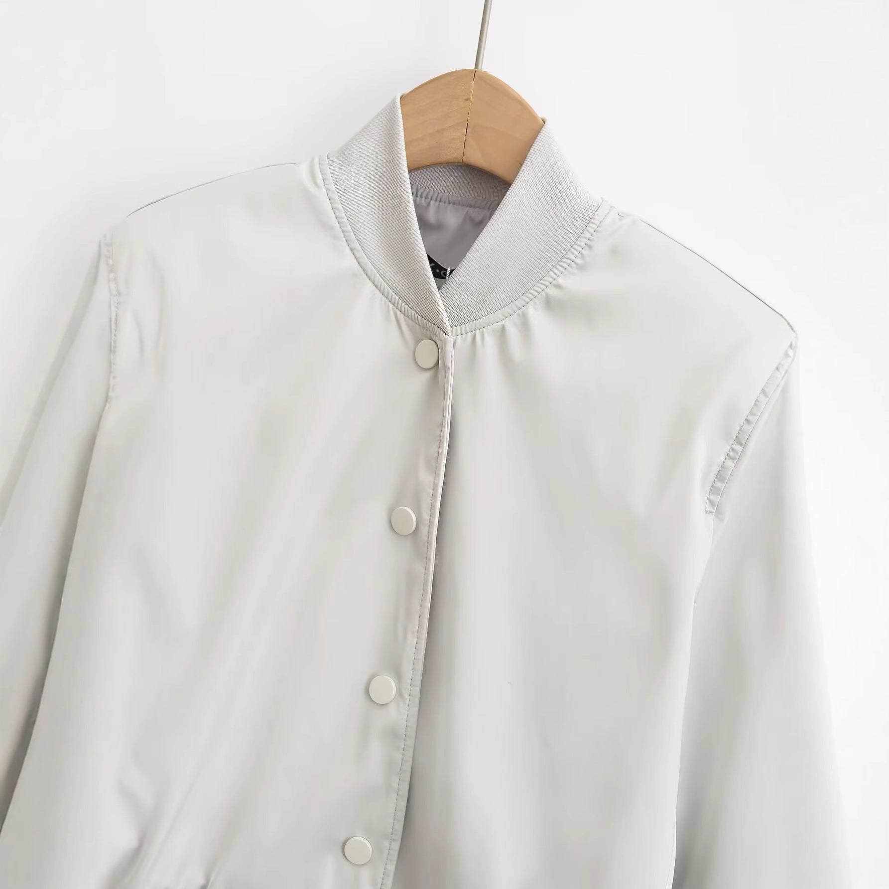Round neck single breasted solid color jacket for women